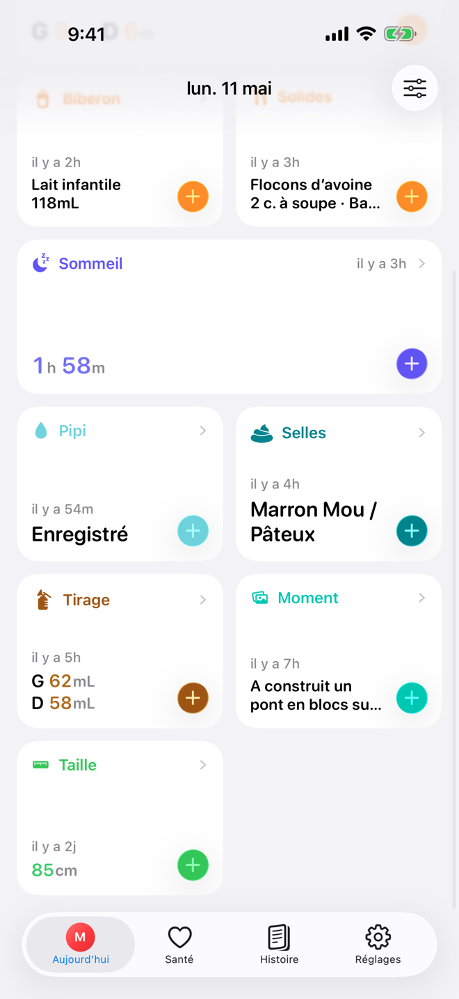 Écran de routine quotidienne avec cartes de soin déployées et compactes.